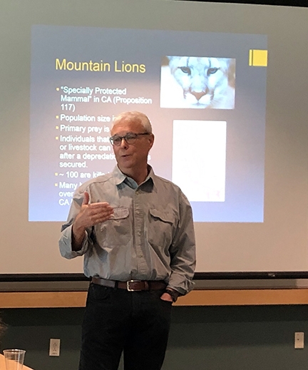  Dr. Robert Poppenga delivering a lecture of wildlife rescue and zoonotic disease at UC Davis School of Veterinary Medicine